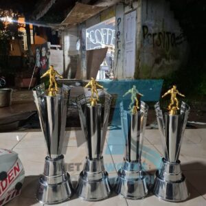 Piala Model Figura
